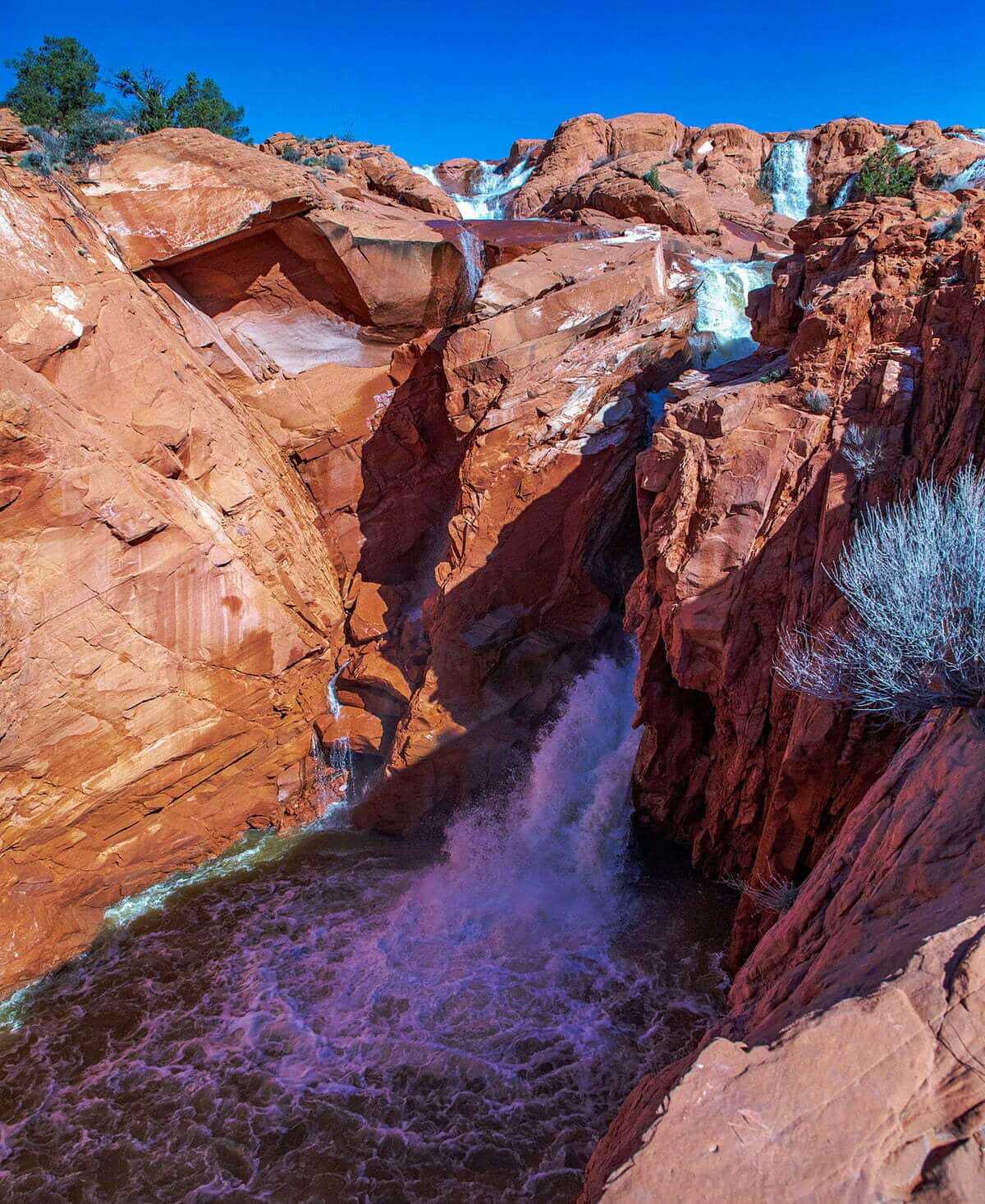 Gunlock waterfalls Utah State Park
